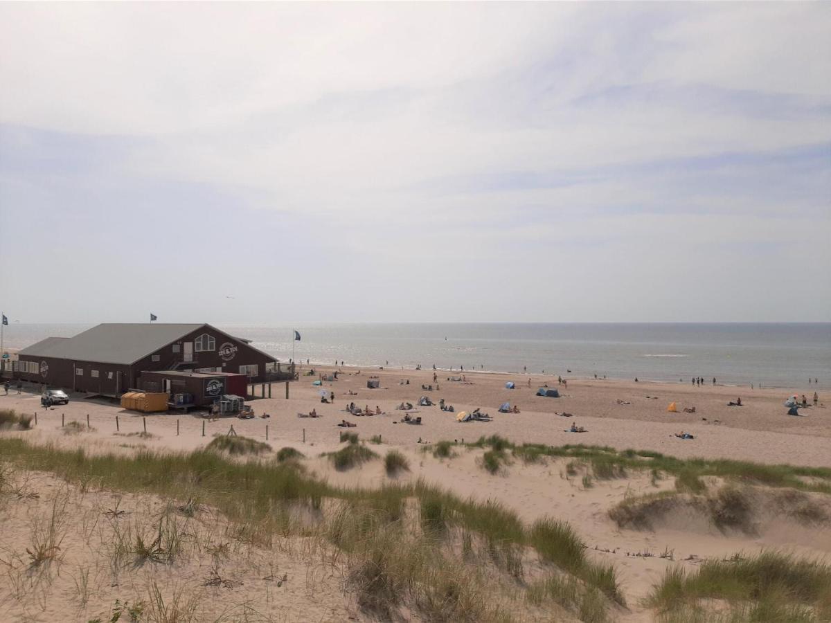Stylish Holiday Home By The Sea Tuitjenhorn Buitenkant foto